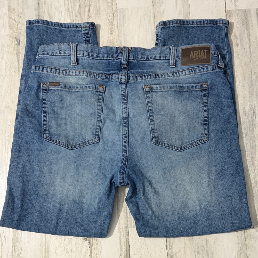 Ariat Relaxed Straight Leg Jeans Size 42